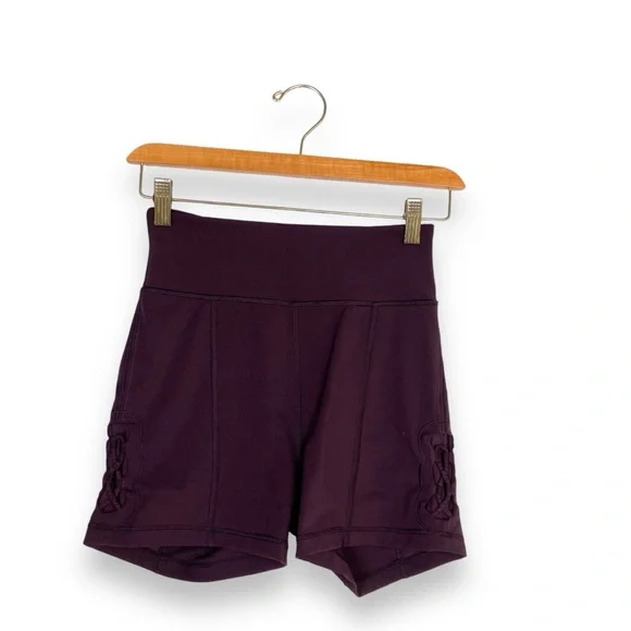 Lululemon Tied To It Biker Shorts 3.5 inch Black Cherry Plum Purple 6 Mesh - Picture 6 of 14